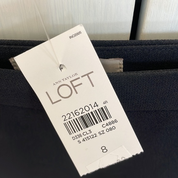 Pencil skirt with floral design- brand new. - Picture 2 of 6